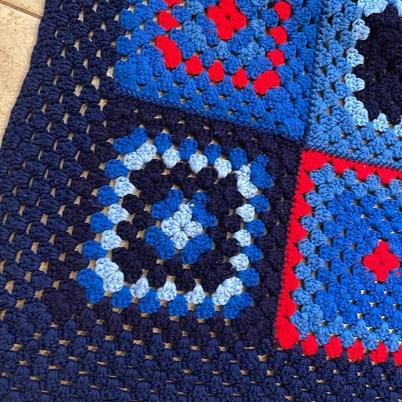 Granny Square crochet Afghan Blanket - Picture 5 of 5
